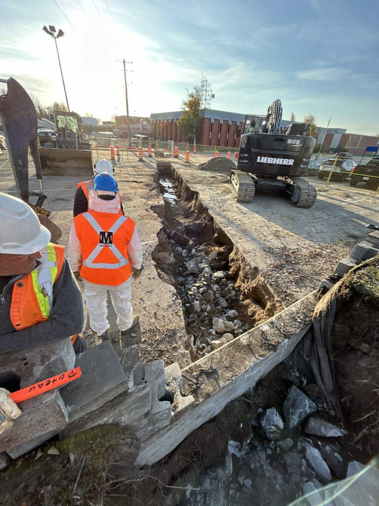 Photo du chantier de remplacement des transformateurs de puissance et de conduite de drainage